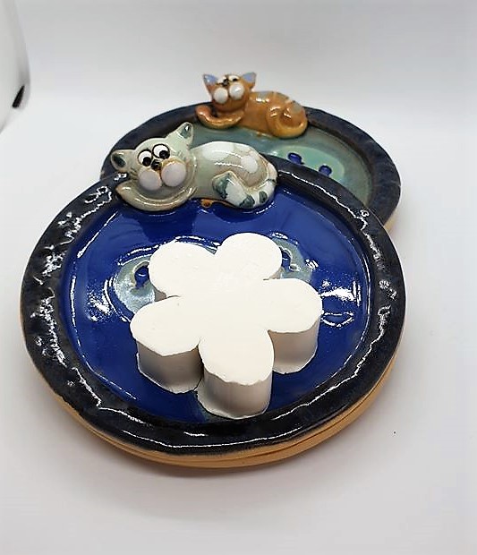 116315588_3084653154905523_6297128902176882234_o Fredi am Teich creme/blau & rot/ blau