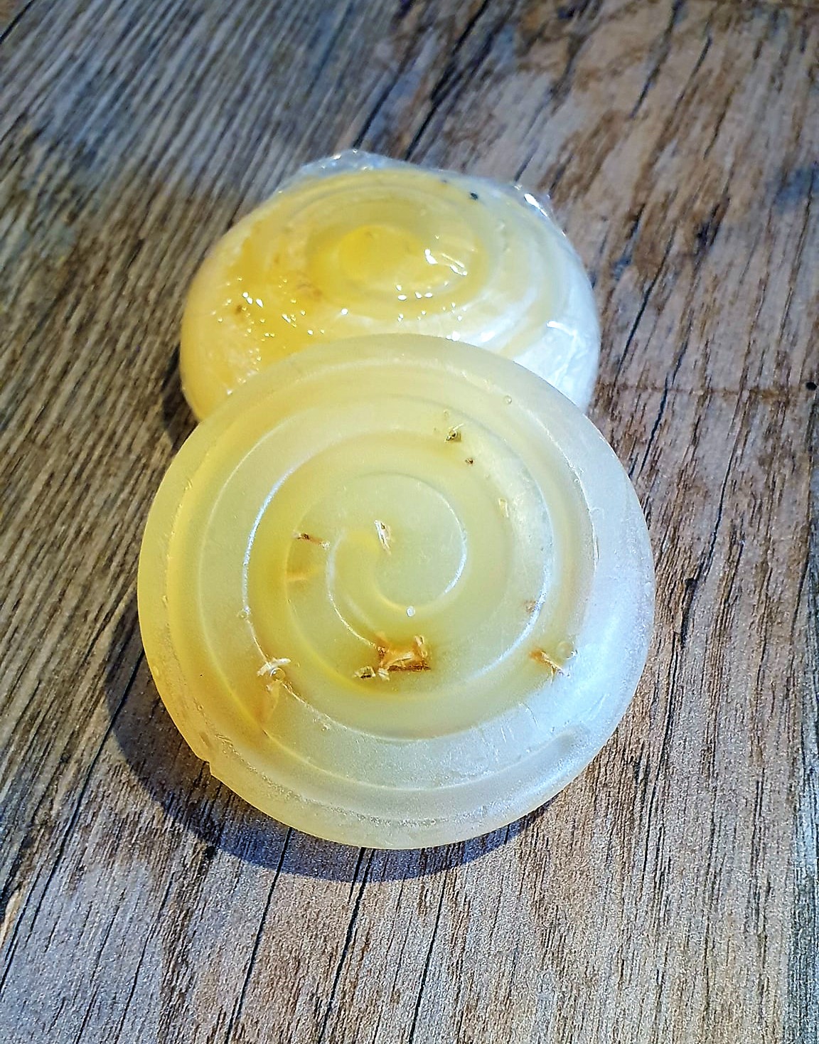 171802085_3787943154576516_8787540841598420774_n Sunny Sunshine Seife ,mit Bio Olivenöl & Sonnenblumenblüten Vegan/Palmölfrei