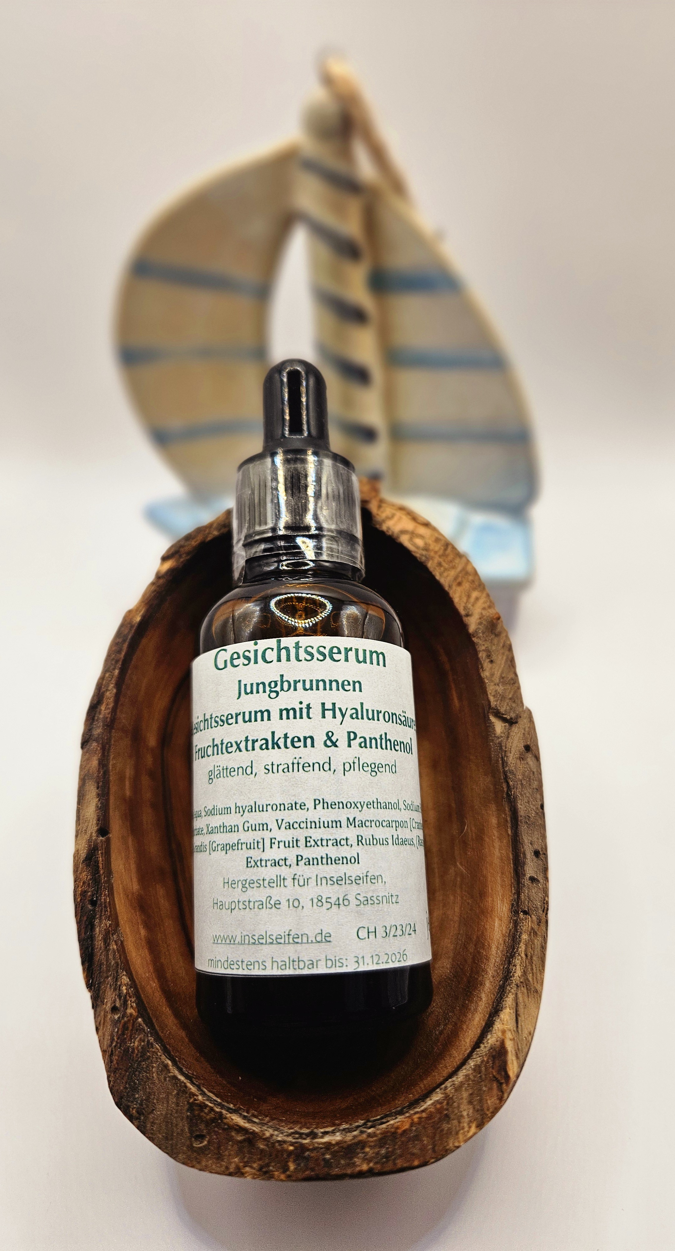 Gesichtsserum Jungbrunnen mit Hyaluronsäure, Fruchtextrakten & Panthenol Gesichtsserum Jungbrunnen mit Hyaluronsäure, Fruchtextrakten & Panthenol