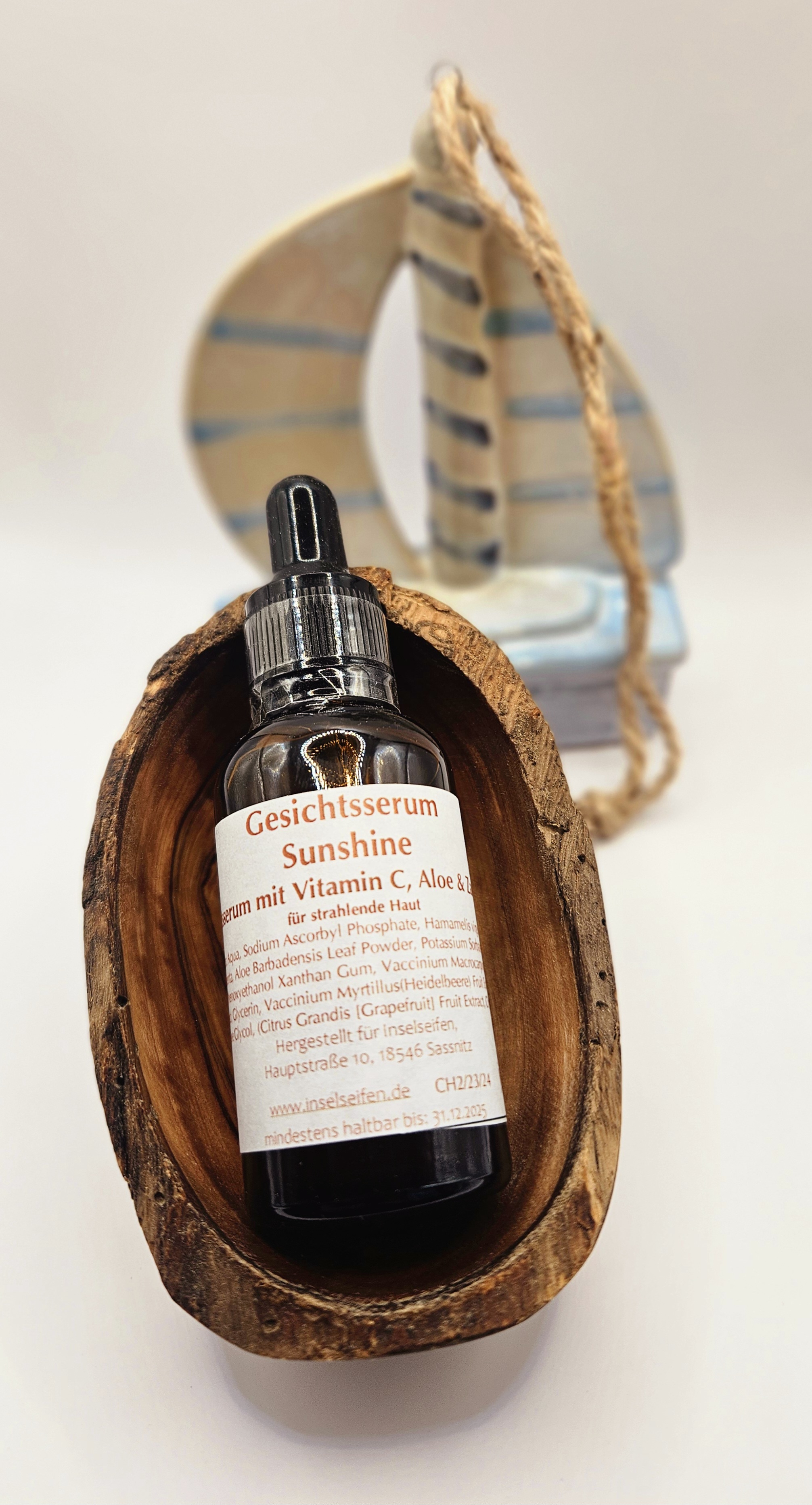 Gesichtsserum Sunshine mit Aloe, Zaubernuss & Vitamin C Gesichtsserum Sunshine mit Aloe, Zaubernuss & Vitamin C